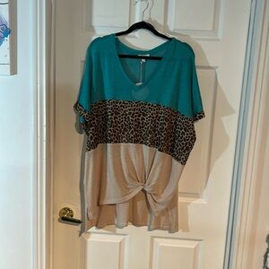 NWT Umgee Oversized Medium Blue/Leopard/cream Linen Blend Short Sleeve Shirt